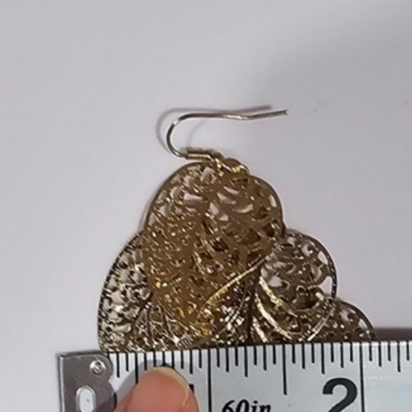 Leaf cluster gold tone drop earrings  new - Picture 2 of 6